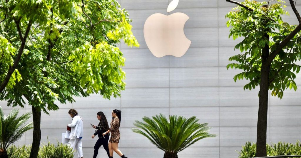 La crisis de memoria tendrá un “impacto cada vez mayor”, advierte Tim Cook