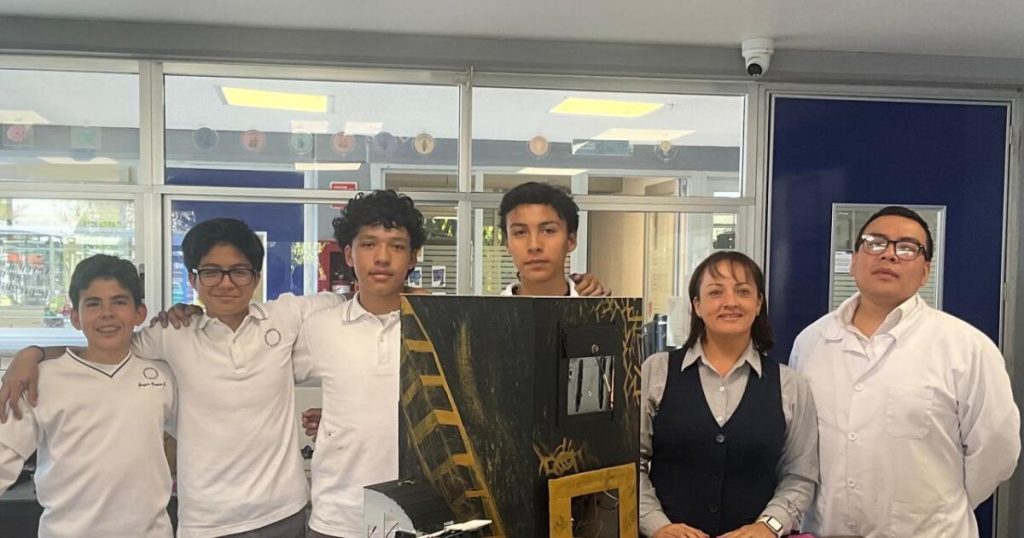 Estudiantes mexicanos ganan premio por hacer una fachada inteligente